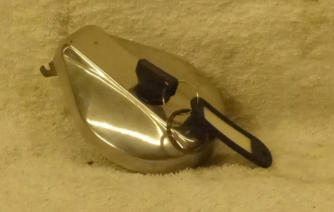 Bouchon réservoir MOTO GUZZI V7 850 GT LesAnciennes.com