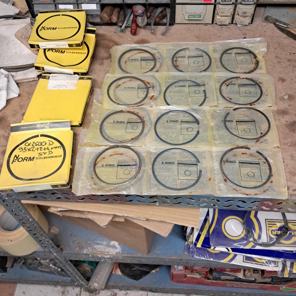 Segments pour 4 pistons CITROEN CX 2500 diesel LesAnciennes.com