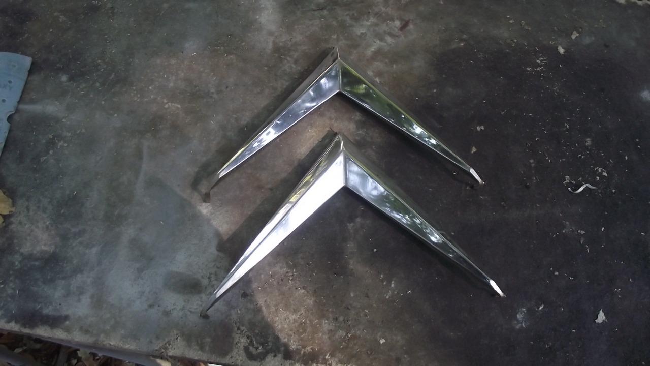 Chevrons CITROEN HY LesAnciennes.com
