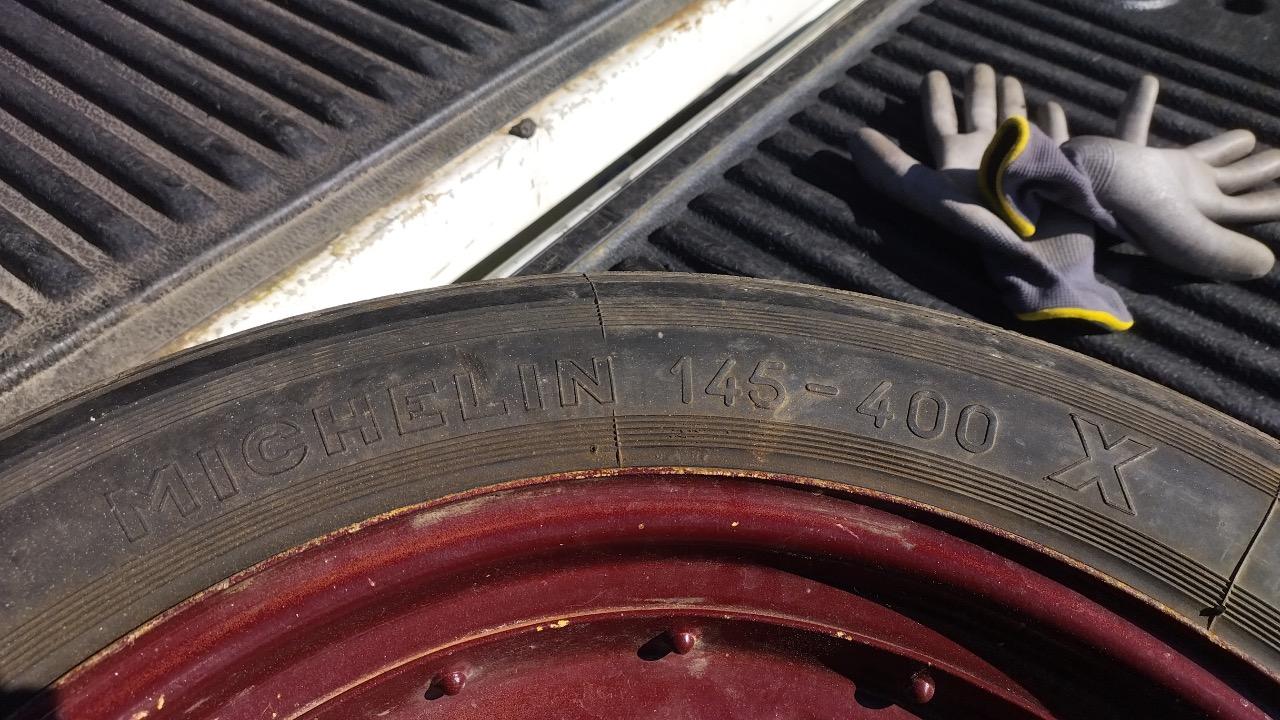 Roue RENAULT 4CV LesAnciennes.com