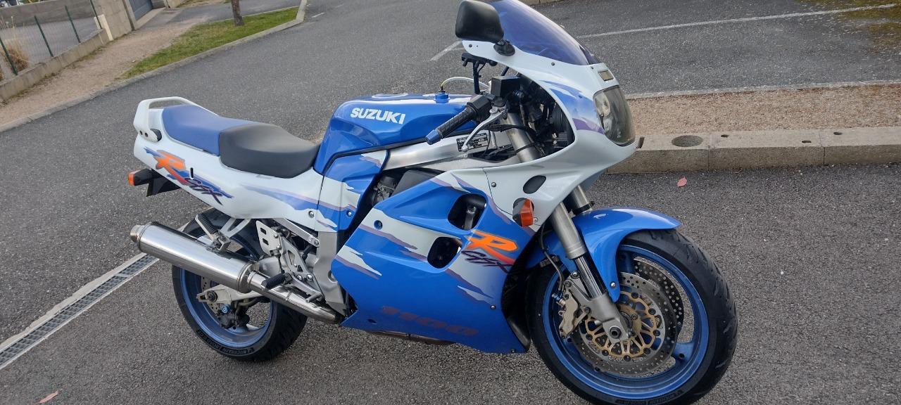 SUZUKI GSXR 1100 - 1995 LesAnciennes.com