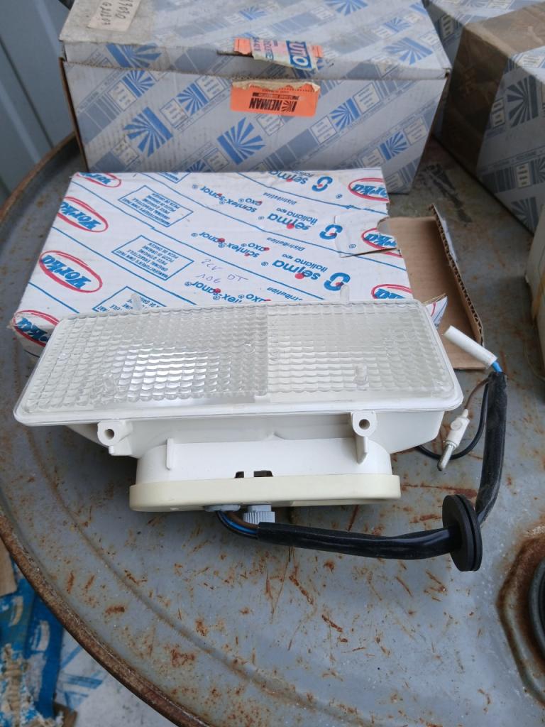 Clignotant RENAULT 6 (R6) LesAnciennes.com