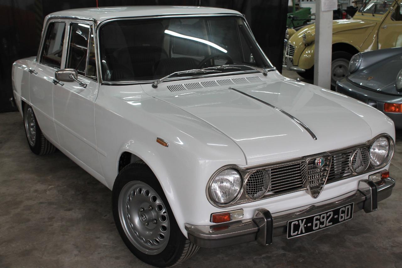 ALFA ROMEO Giulia super 1600 - 1969 LesAnciennes.com