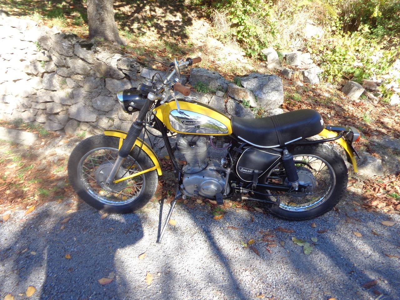 DUCATI Scrambler 450 Scrambler - 1972 LesAnciennes.com