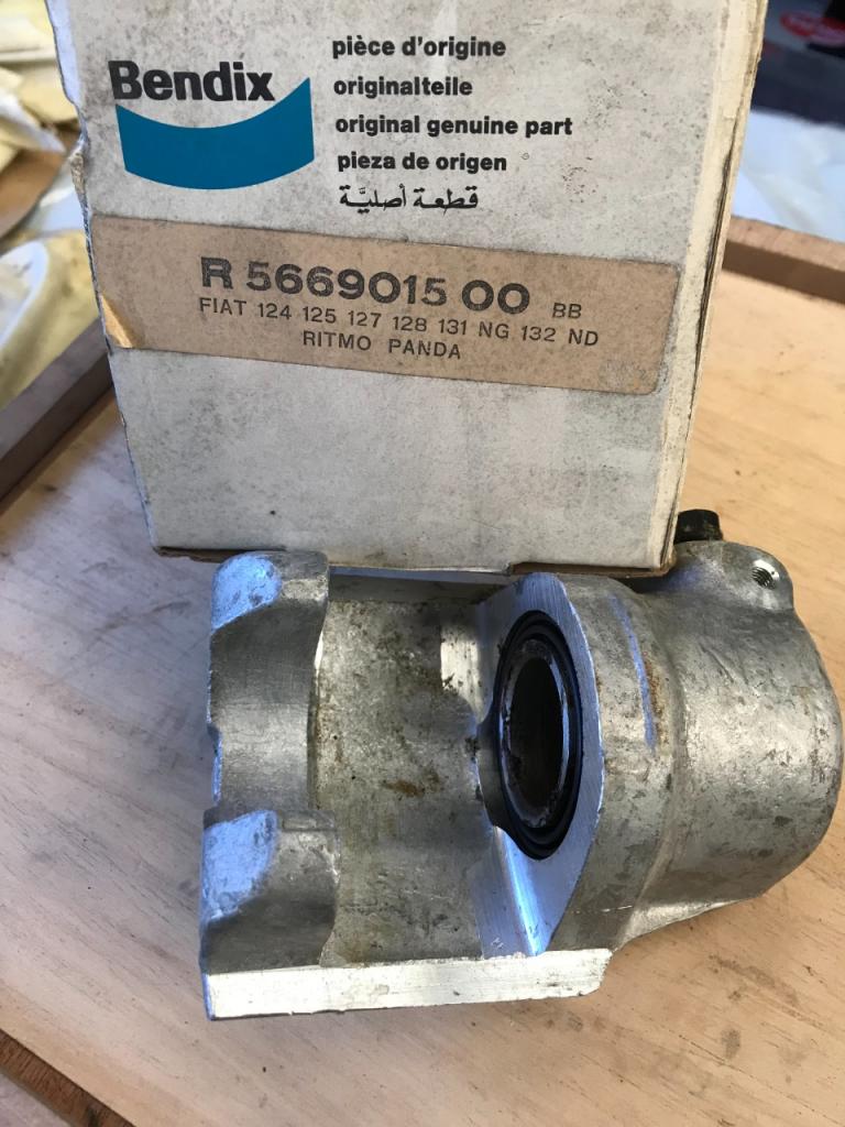 Etrier FIAT 124 125 127 128 LesAnciennes.com