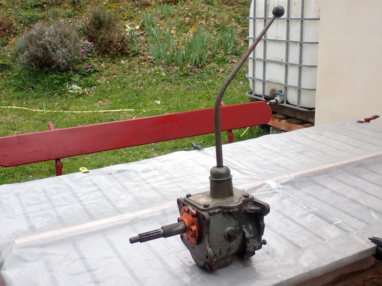 Boite JEEP Willys LesAnciennes.com