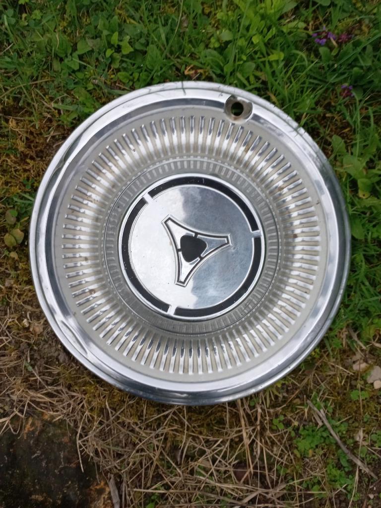 Enjoliveur DIVERS LesAnciennes.com