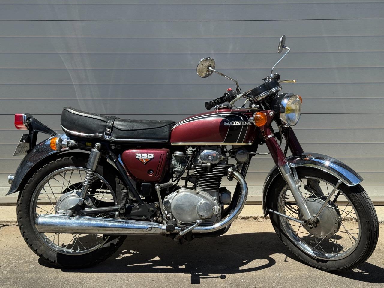 HONDA CB 250 - 1973 LesAnciennes.com