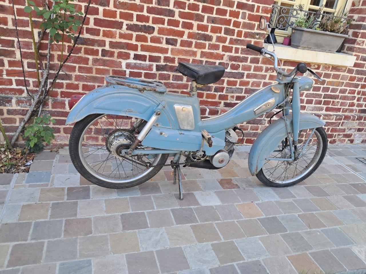 MOTOBECANE AV 65 - 1965 LesAnciennes.com