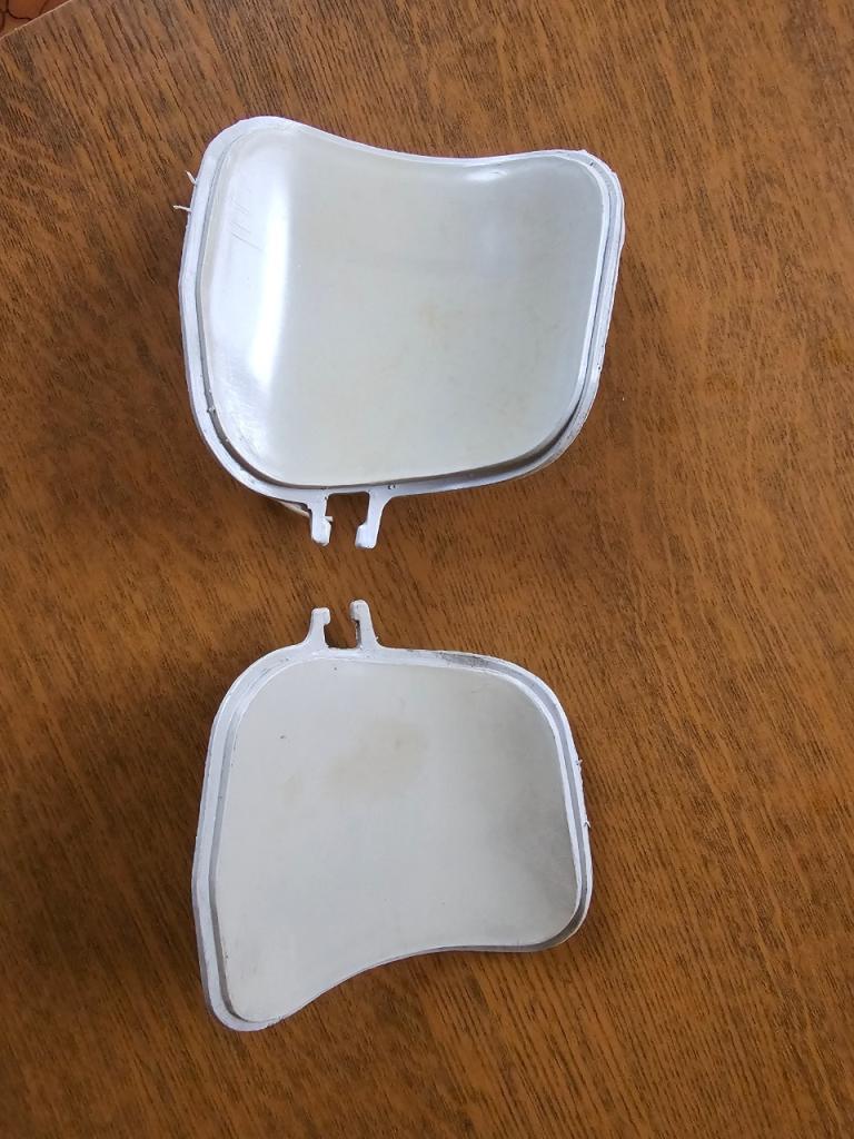 Trappe de phare CITROEN DS LesAnciennes.com