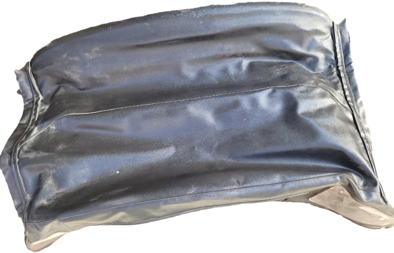 CAPOTE ET ARCEAU TRIUMPH Spitfire MKIV ET 1500FH LesAnciennes.com