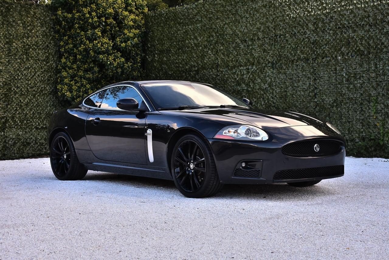 2007 Jaguar XKR 4.2-Litre Supercharged V8 Coupé LesAnciennes.com