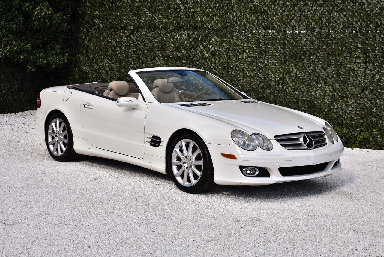 2007 Mercedes-Benz R230 SL550 Convertible 5,5L V8 LesAnciennes.com