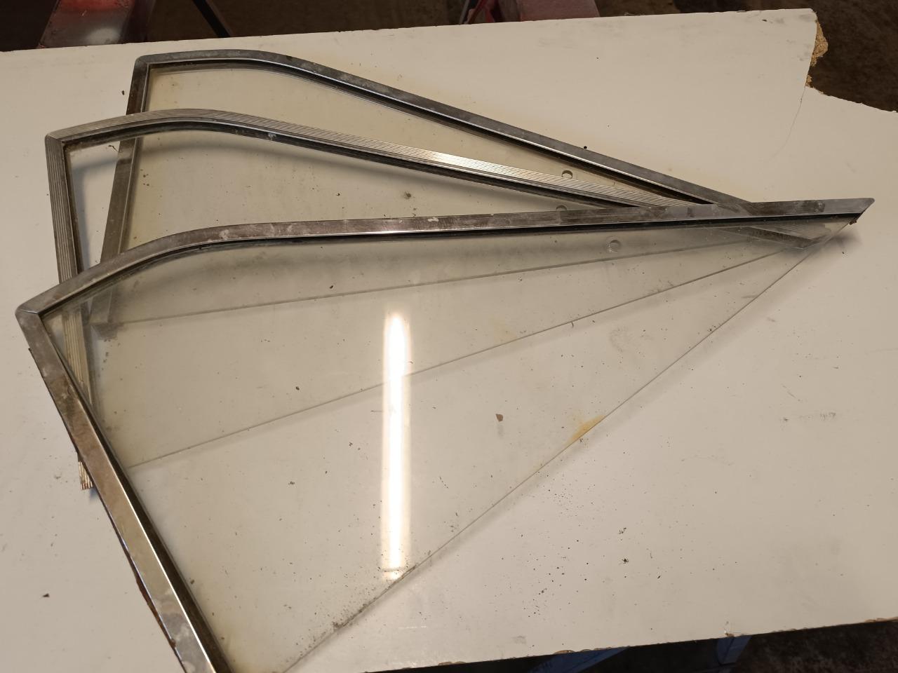 Custode arrière 24 ct LesAnciennes.com