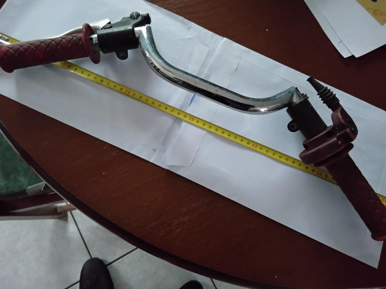 Guidon sport avec commandes LesAnciennes.com