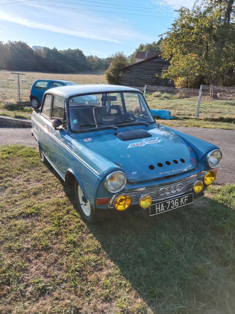 DKW F12 - 1964 LesAnciennes.com