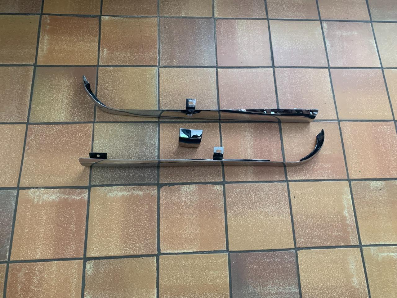 Moustache calandre complète SIMCA Aronde 90A LesAnciennes.com
