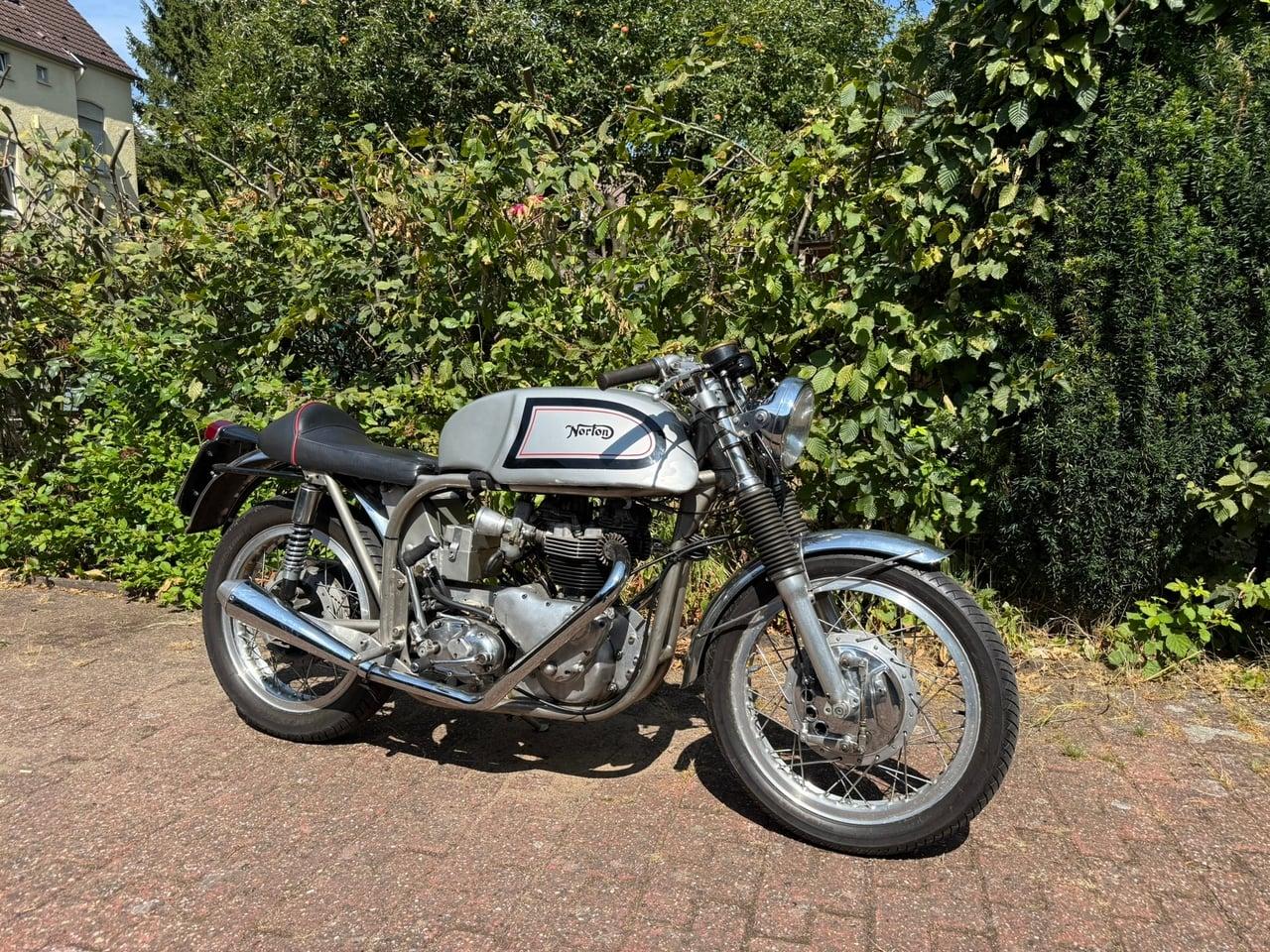 1958 Norton Triton 99 - Triumph T110 Engine LesAnciennes.com
