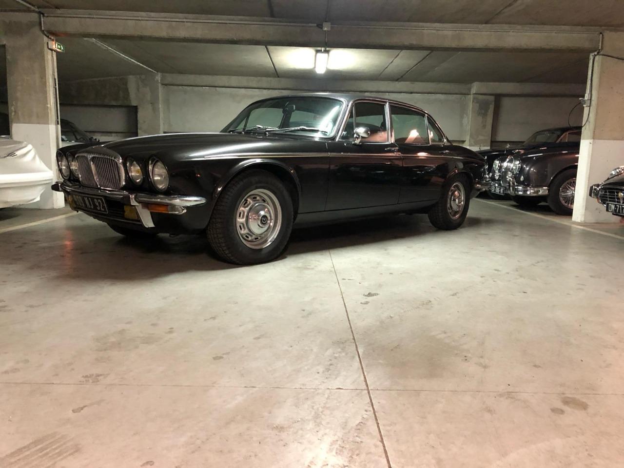 DAIMLER Double Six vanden plas - 1977 LesAnciennes.com