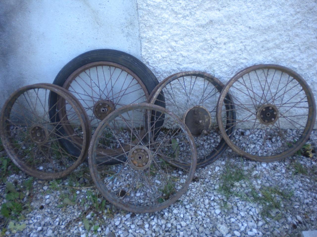 Pièces PEUGEOT lot de 5 roues divers types LesAnciennes.com