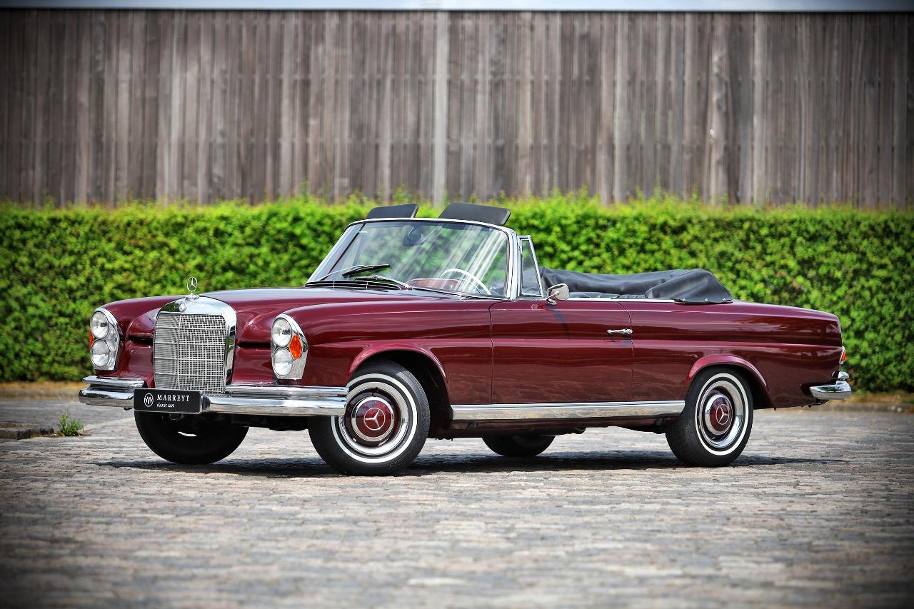 MERCEDES 220 SE Cabriolet W111 - 1961 LesAnciennes.com