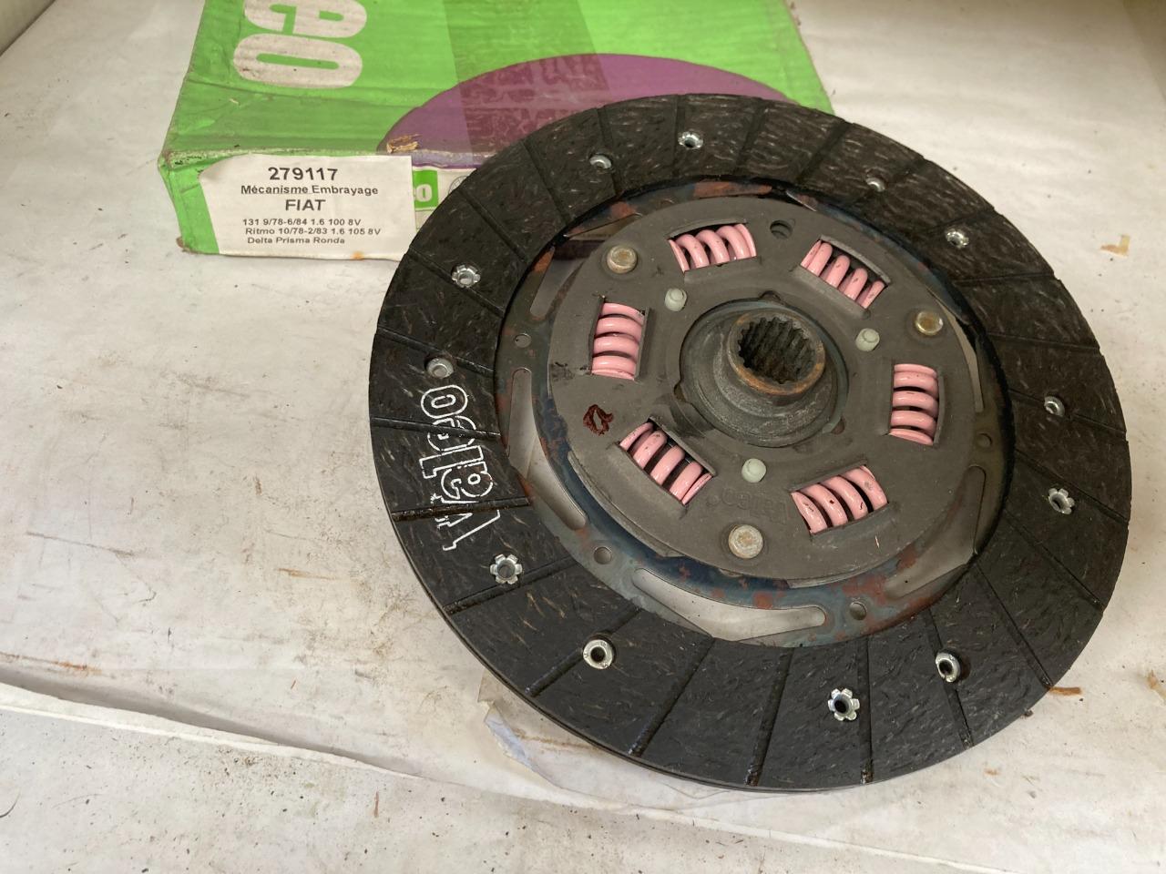 Disque embrayage neuf FIAT Ritmo 105 TC Delta LesAnciennes.com