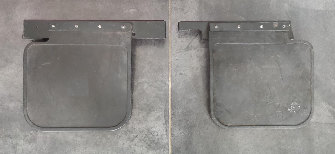 Bavettes RENAULT 4 (R4) F4 LesAnciennes.com