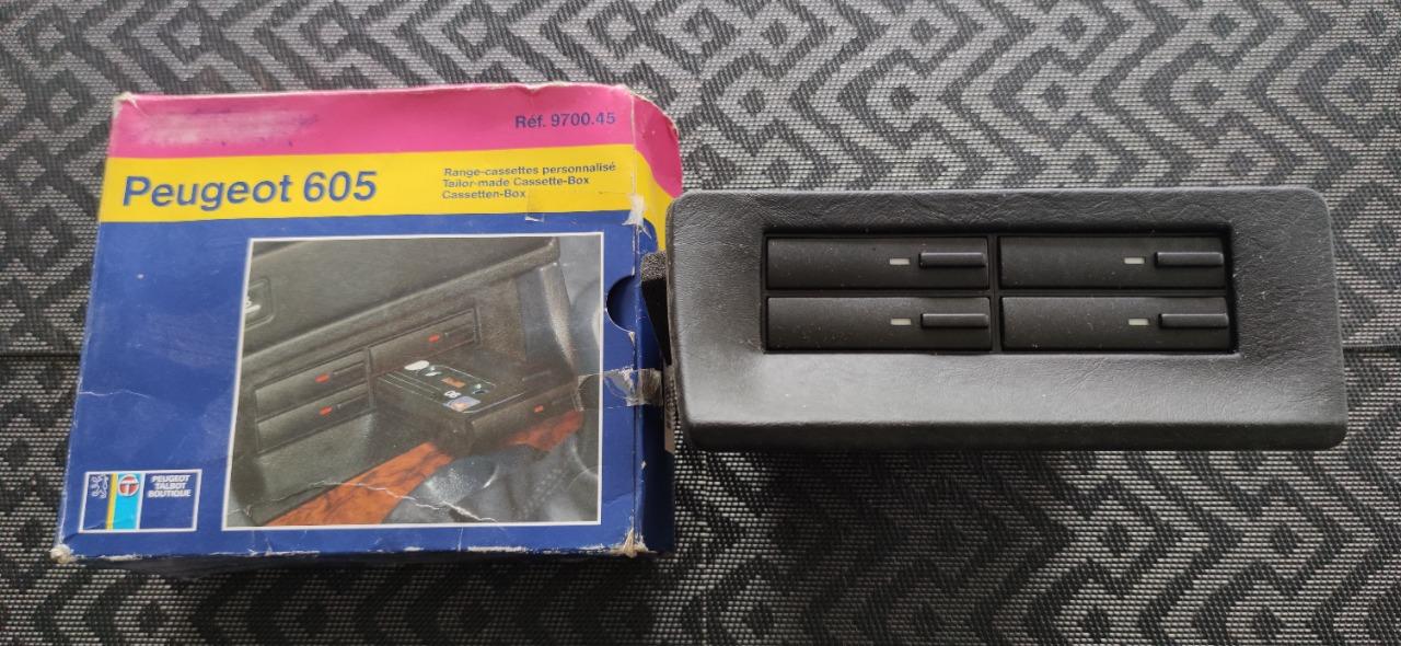 Range K7 / cassettes PEUGEOT 605 LesAnciennes.com
