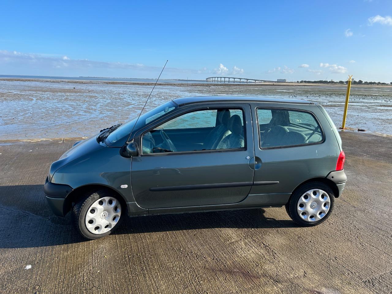 RENAULT Twingo LesAnciennes.com