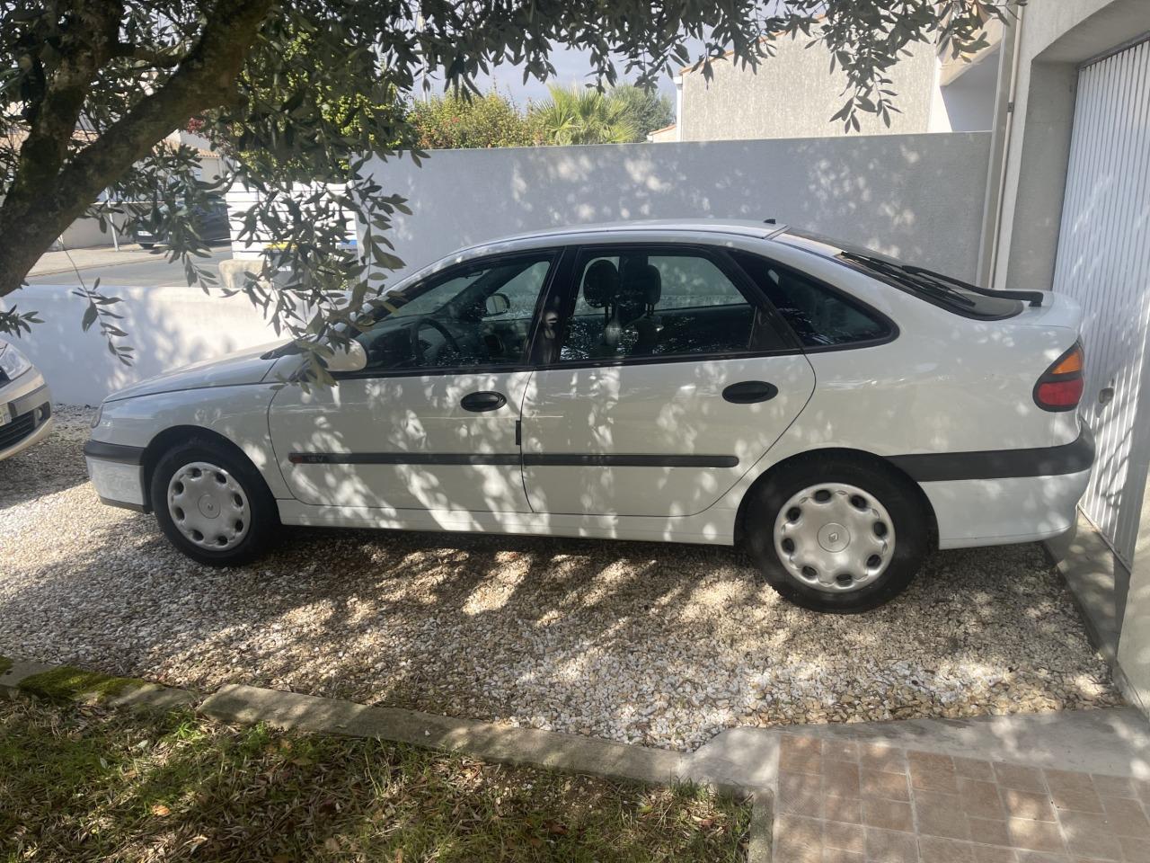 RENAULT Laguna MRE1302C1611 - 1999 LesAnciennes.com