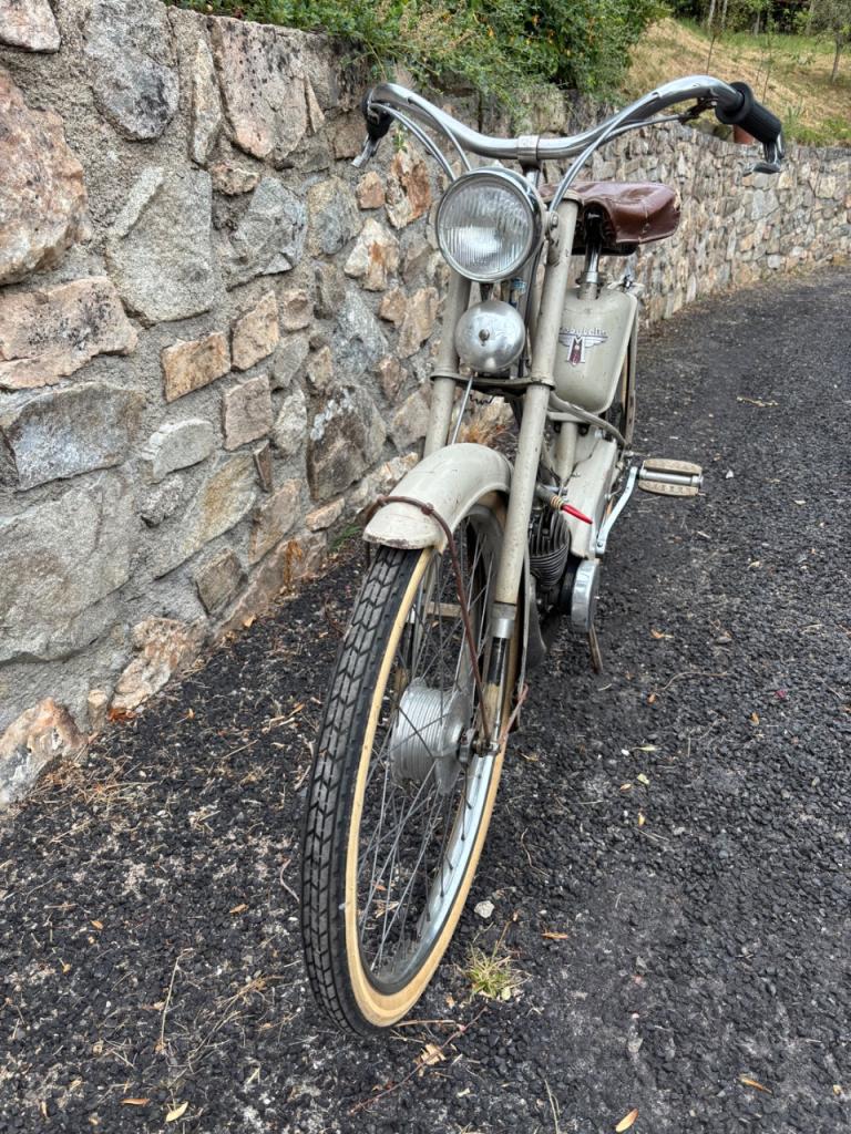 MOTOBECANE AV 42 Mobylette - 1954 LesAnciennes.com