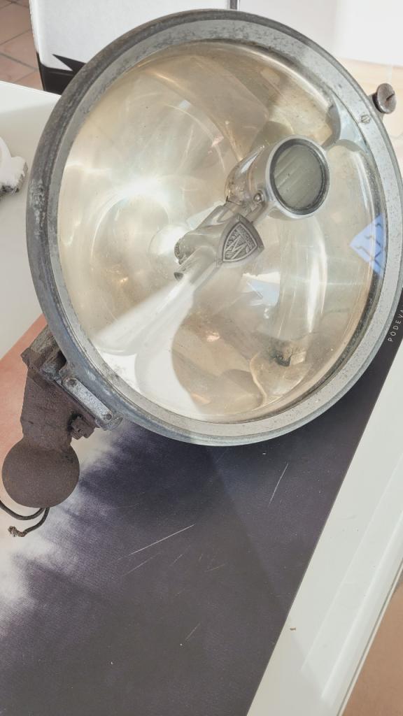 Phare DELAHAYE 87 LesAnciennes.com