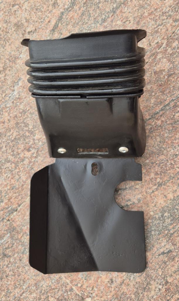 Collecteur de ventilation moteur LesAnciennes.com