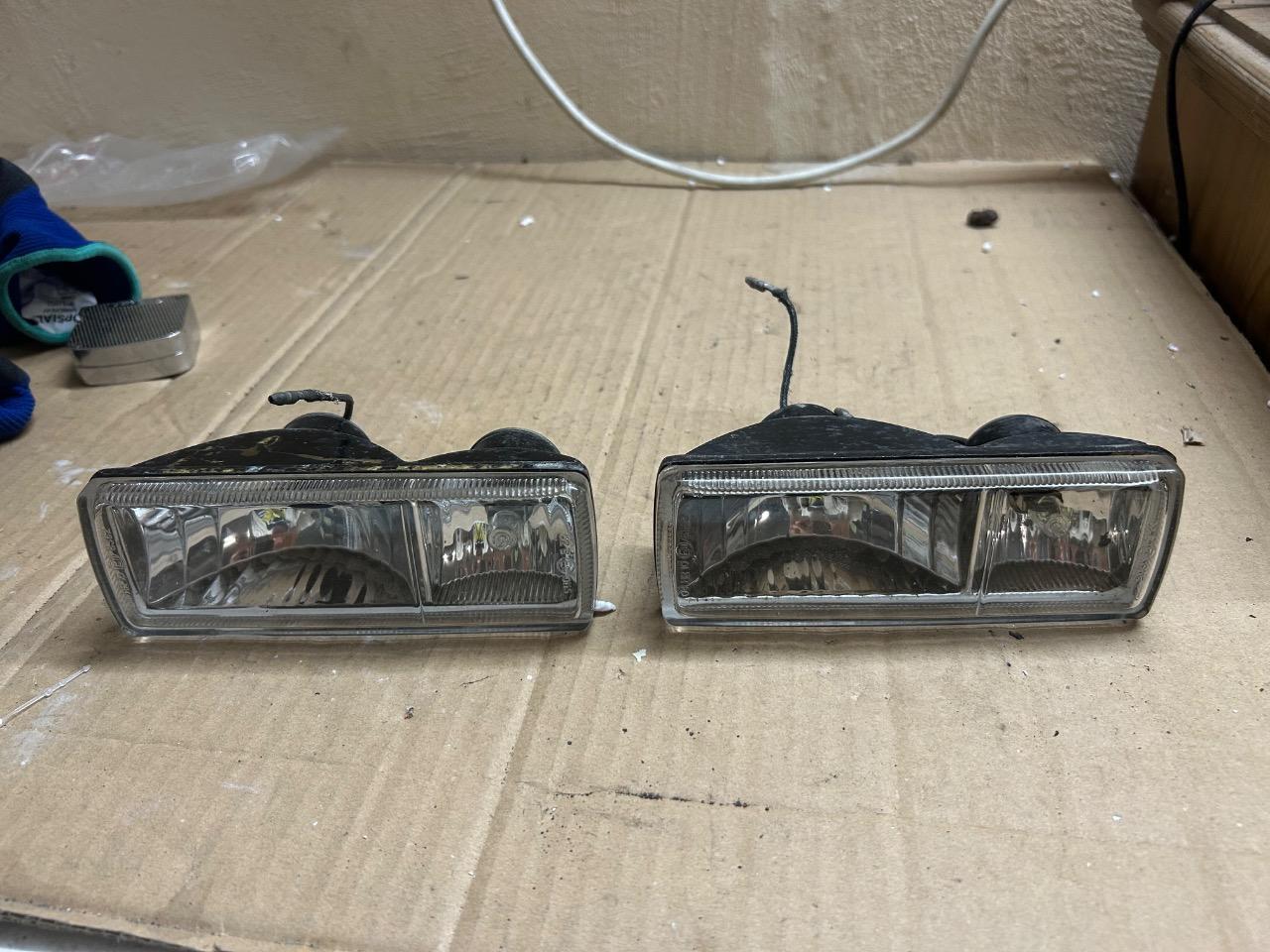 Paire d’optiques doubles antibrouillard + LP LesAnciennes.com