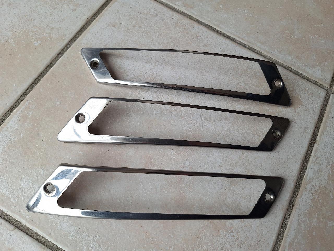 Inox clignotant Citroën DS LesAnciennes.com