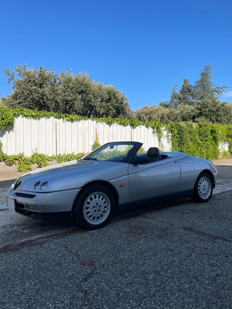ALFA ROMEO Spider 916 - 1997 LesAnciennes.com