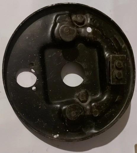 FIAT 850 platine support mâchoires LesAnciennes.com