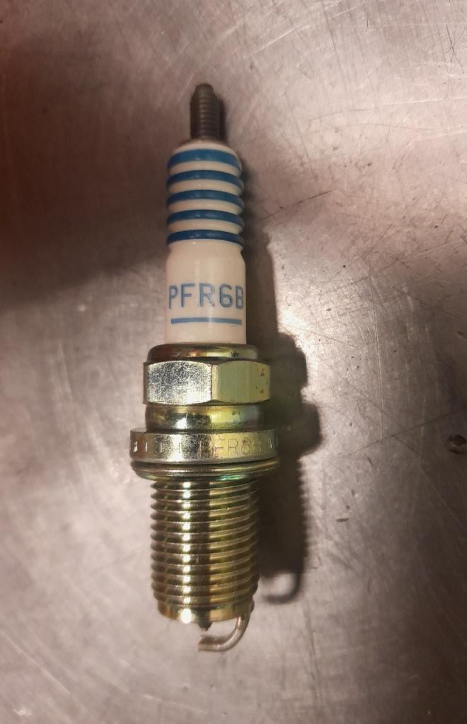 ALFA ROMEO 4x bougies NGK PFR6B platine LesAnciennes.com