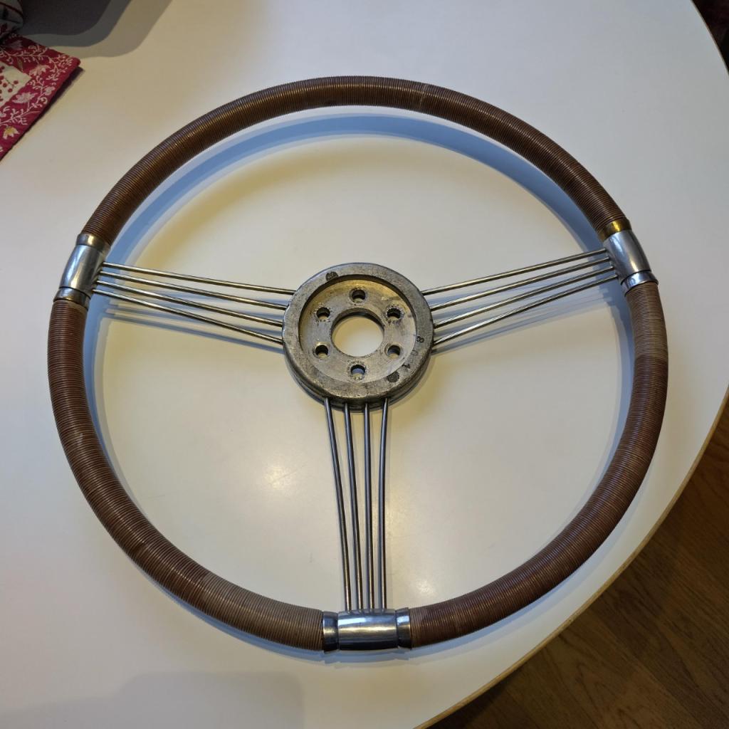 Volant pour voiture de sport, 1920-1930 LesAnciennes.com