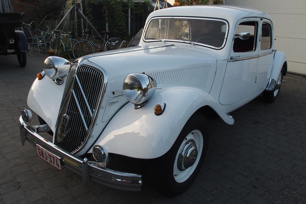 CITROEN Traction 15/6 D - 1952 LesAnciennes.com