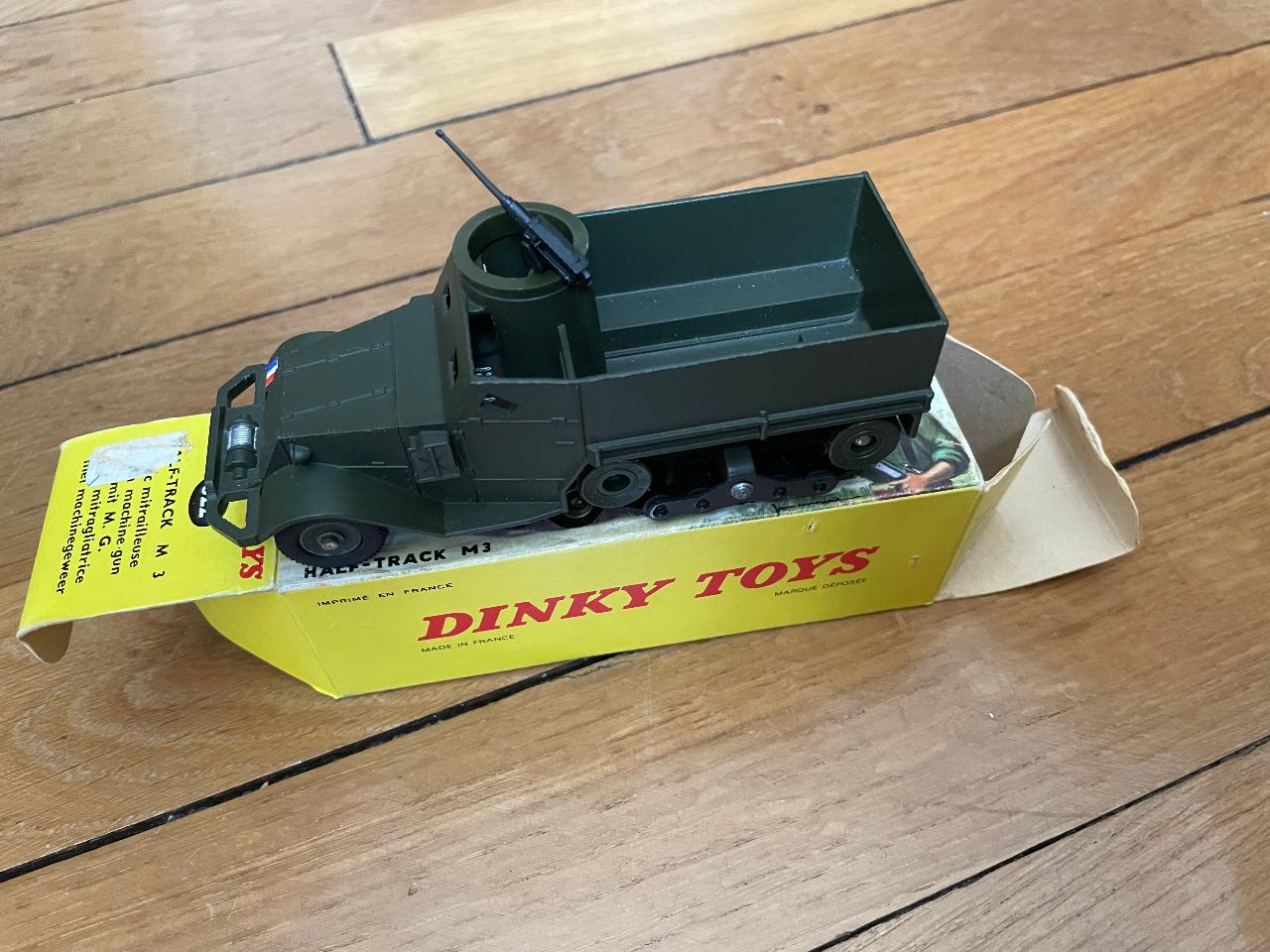 Dinky Toys n°822 Half-Track M3. LesAnciennes.com
