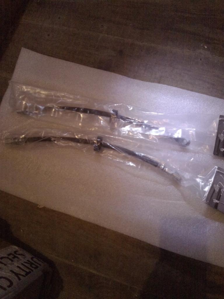 Flexibles de frein arrière LANCIA Beta LesAnciennes.com