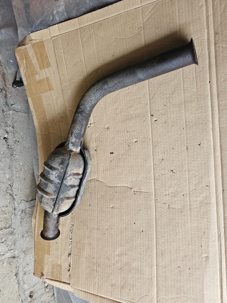 Pot d'échappement CITROEN DS LesAnciennes.com