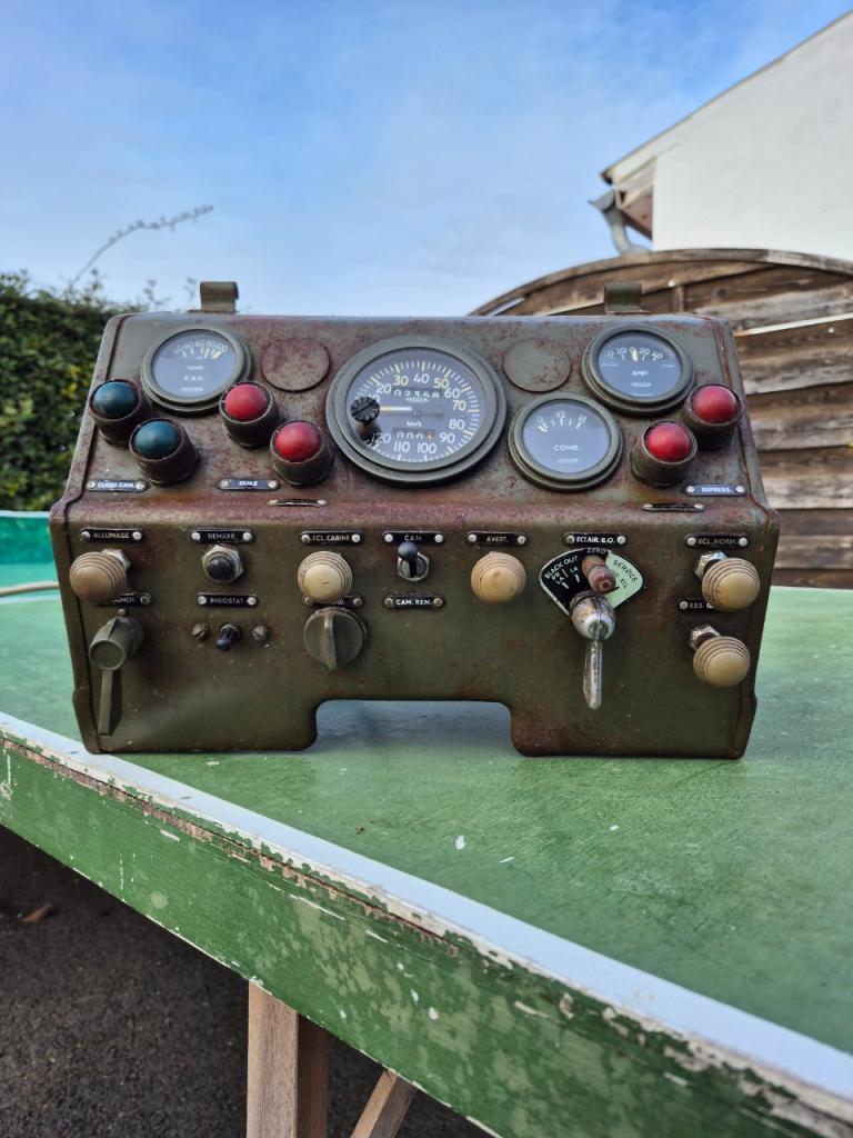 Tableau de bord militaire LesAnciennes.com