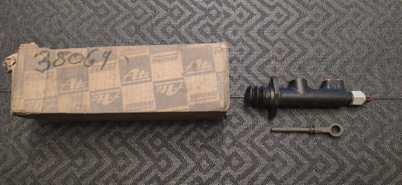 Maitre cylindre complet SIMCA 1100 série 1 LesAnciennes.com