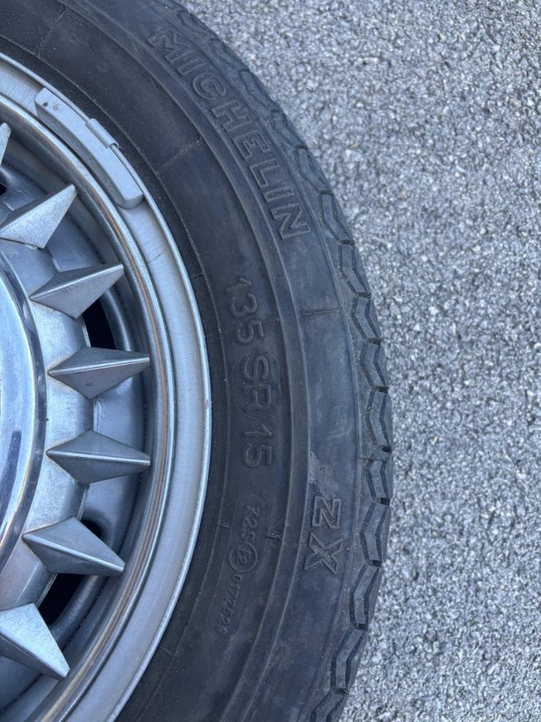 Roues RENAULT Dauphine LesAnciennes.com