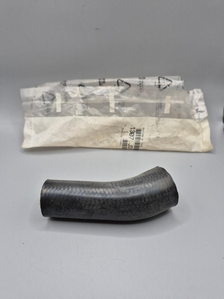 Raccord By-Pass PEUGEOT 205 309 405 J5 LesAnciennes.com