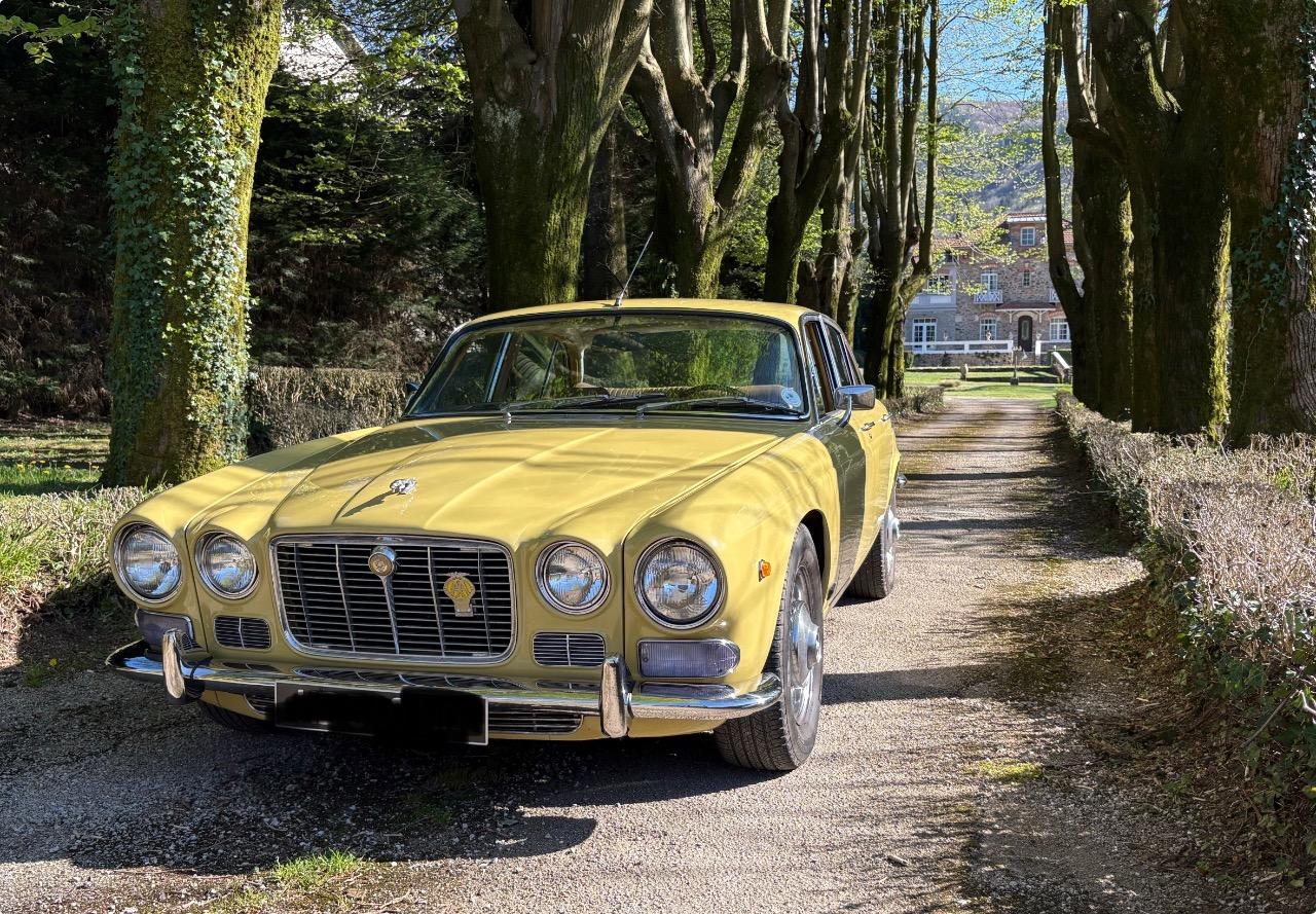 JAGUAR XJ6 Series 1 SWB 4.2 - 1973 LesAnciennes.com