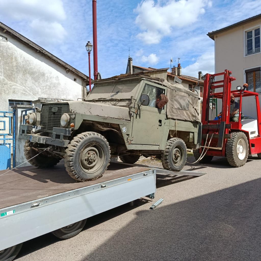 LAND ROVER 88 Light weight 24v - 1979 LesAnciennes.com