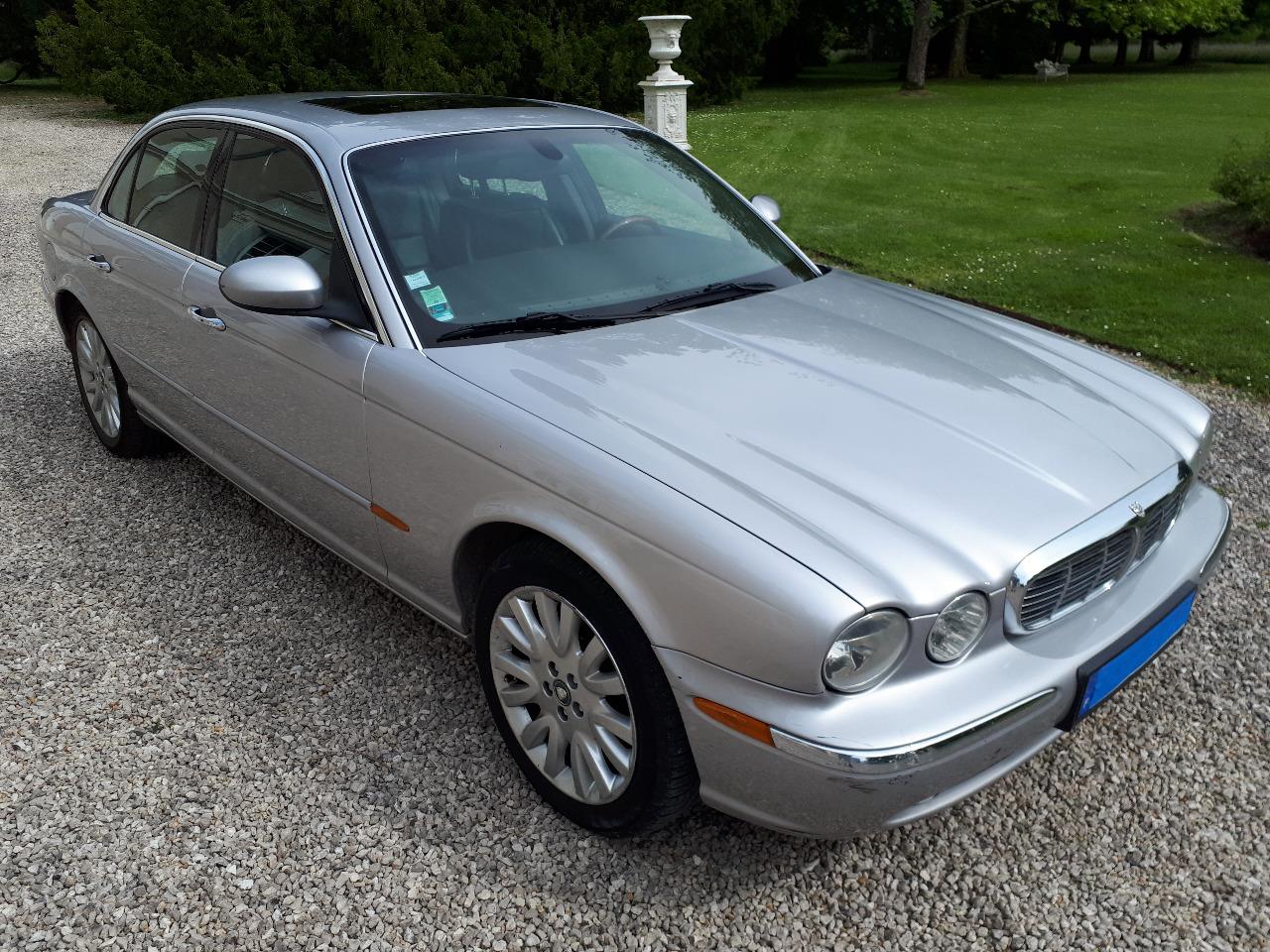 JAGUAR XJ8 EXECUTIVE CLASSIQUE - 2003 LesAnciennes.com